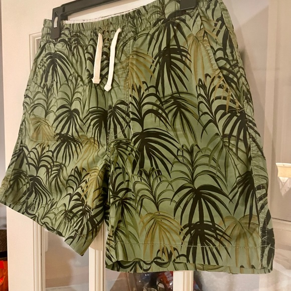 J. Crew Palm Printed Slim Dock Short - Picture 2 of 3